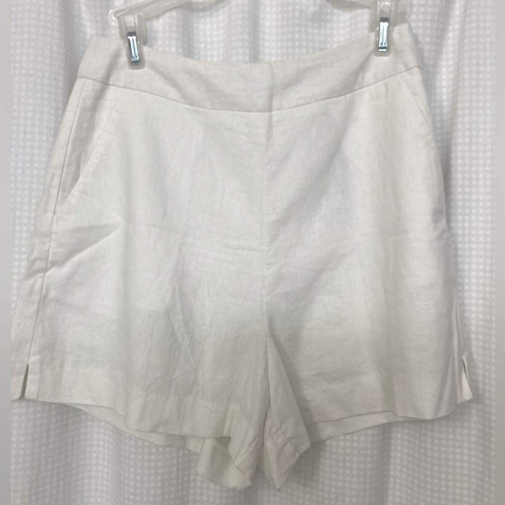 Glassons white linen blend high waist shorts, NWT
